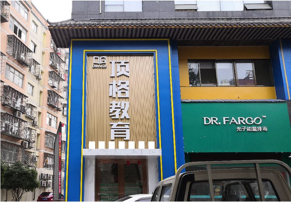 湖州门头设计要符合门店特色。