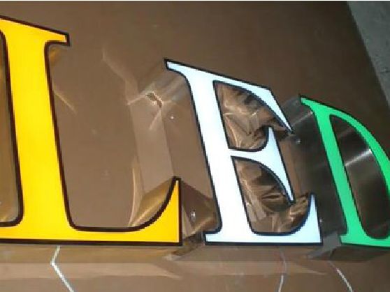 湖州介绍LED招牌的基础知识。